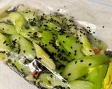 無限系♪セロリの塩昆布浅漬け作り方3写真
