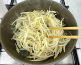 もやしとメンマの「まるで塩ラーメン」炒め作り方3写真