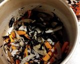 ひじきに味つけてからサラダに。作り方3写真