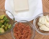 アボカドと鮭のクリチ&豆腐ディップ作り方1写真
