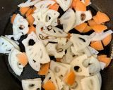 豚肉入りで大満足♪れんこんのきんぴら作り方3写真