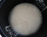 焼き鳥の缶詰としめじ人参の炊き込みご飯作り方1写真