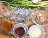 簡単!しらすと梅のガーリックパスタ作り方1写真
