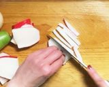 簡単ヘルシー☆いろどり大根のツナ缶炒め作り方1写真