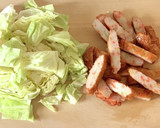簡単に【キャベツとさつま揚げのお味噌汁】作り方1写真