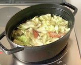 簡単に【キャベツとさつま揚げのお味噌汁】作り方3写真