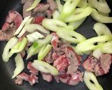 デュカ風味♪ラム肉とセロリの炒め物作り方2写真