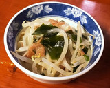 簡単一品！もやしとワカメの梅肉和え作り方6写真