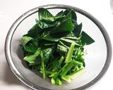 簡単副菜☆小松菜と鰹節だけの醤油炒め作り方1写真