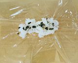 ラップで簡単♪ひとくちキャンディおにぎり作り方1写真