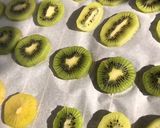 酸っぱーいキウイをドライで甘く！作り方2写真