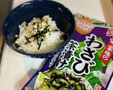 お茶漬けにうめこ（カリカリ梅）をパラパラ作り方2写真