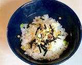 お茶漬けにうめこ（カリカリ梅）をパラパラ作り方4写真