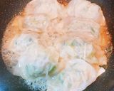 外はパリパリ中はジューシーな餃子!作り方7写真
