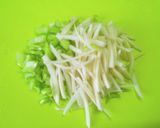 使い切り、かぶの茎と皮のピリ辛中華炒め作り方2写真