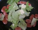 やみつき♪　レタスとウインナーのマヨ炒め作り方2写真