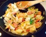 白菜と玉ねぎとソーセージのクリームパスタ作り方4写真