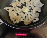 レンコン100gで…マヨ&醤油炒め!作り方2写真