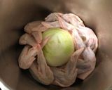 玉ねぎ丸ごと♪圧力鍋で手羽先の甘酢煮込み作り方2写真