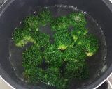 むね肉とブロッコリーのカレータルタル和え作り方2写真