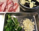 簡単　豚バラと茄子のピリ辛味噌炒め作り方1写真