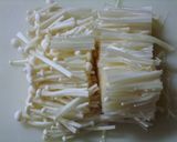 食感が癖になる♪榎と明太子のざくざく小鉢作り方2写真