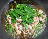 鳥ひき肉とニラのあんかけ玉子丼作り方2写真