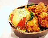 のっけ弁当(鶏唐揚げと焼きトマト)作り方2写真