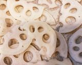 カリカリ蓮根サラダ 花粉症予防に作り方1写真