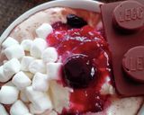 簡単♪ベリーとホイップのマシュマロココア作り方1写真