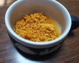 簡単うま♡チキンラーメンにカマンベール作り方1写真