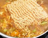 鍋ひとつ!簡単トムヤムクンラーメン作り方5写真