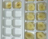 幼児食！簡単！製氷皿でバナナ牛乳寒天☆作り方1写真