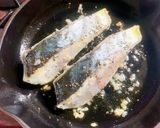 白身魚とオリーブセミドライトマトの煮込み作り方4写真