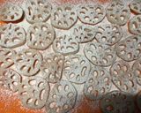 レンコンに鶏つくねをのせてピカタ風に♪作り方3写真