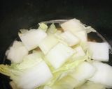 甘みたっぷり！白菜とにんじんのお味噌汁作り方2写真