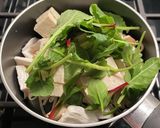 野菜たっぷりレタス入り中華スープ作り方1写真