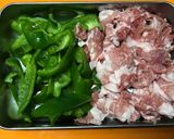 豚コマ肉と芽キャベツの香味味噌炒め♪作り方4写真