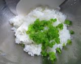 かおりと食感をたのしむ*春菊軸のおむすび作り方5写真