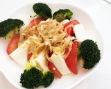 酢と玉ねぎでさっぱり！トマトと豆腐サラダ作り方3写真
