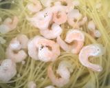 小エビとアボカドのチーズクリームパスタ作り方2写真