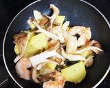 海老ジャガ炒めのアボガドチーズ焼き作り方3写真