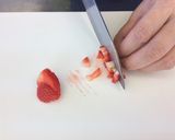 【離乳食中期】いちごのソースサンド作り方2写真