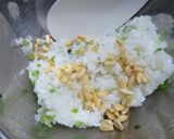 春菊軸と松の実のおむすび作り方7写真