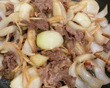 牛肉とごぼうと玉ねぎの甘辛炒め*+作り方8写真
