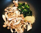 れん草としめじの【だしマヨ】和風パスタ作り方1写真