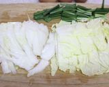 朝にもおすすめのニラと白菜の餅入りスープ作り方1写真