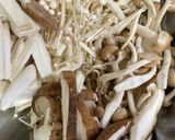 きのことブロッコリーのオープンオムレツ作り方1写真