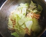 餅とキャベツの醤油ラーメン作り方2写真