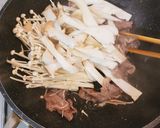 エリンギとえのきの牛肉ピリ辛炒め作り方4写真